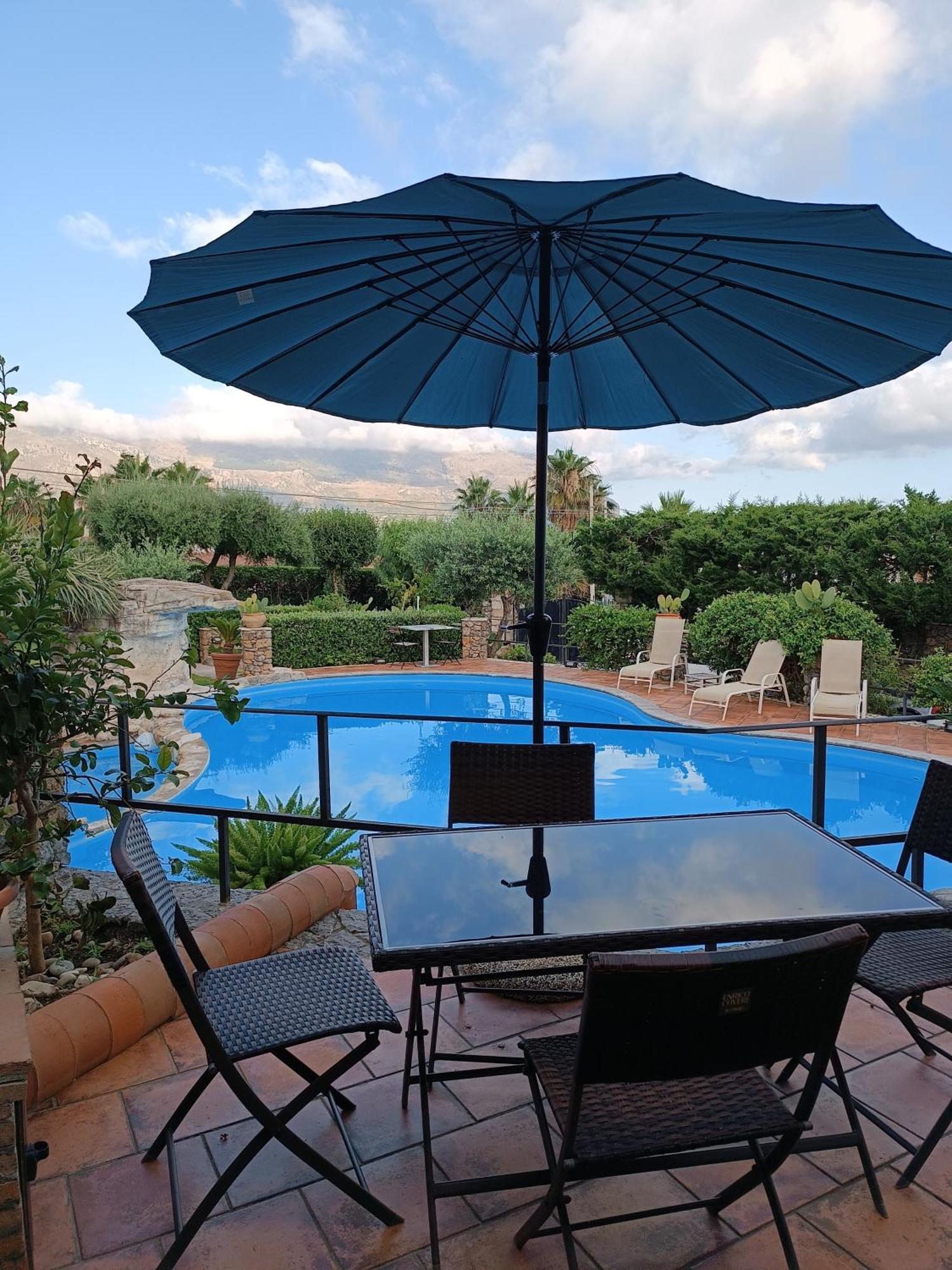 Casolare Giummari Bed and Breakfast Carini Rum bild